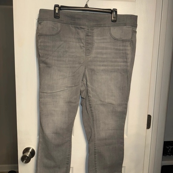 Torrid Women's Straight Leg Jeans in Gray - Picture 1 of 4